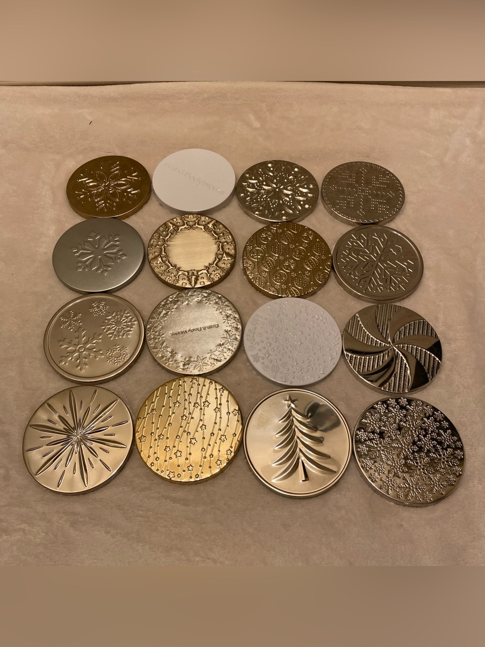 Bath & Body Works 3 Wick Candle Lids Silver &  Gold Metallic Holiday Set Of 16
